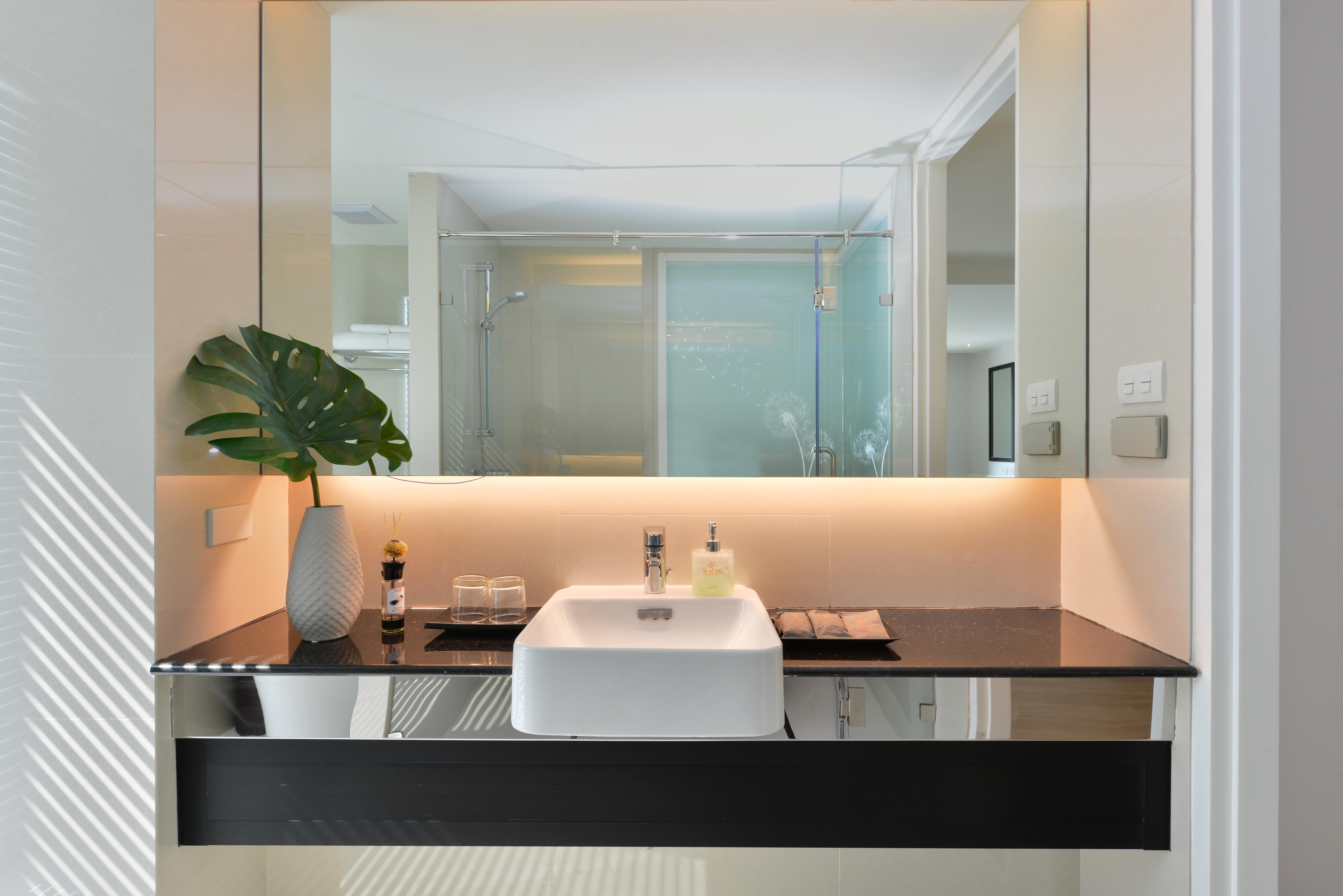 Le D'Tel Bangkok Ξενοδοχείο Εξωτερικό φωτογραφία Bathroom