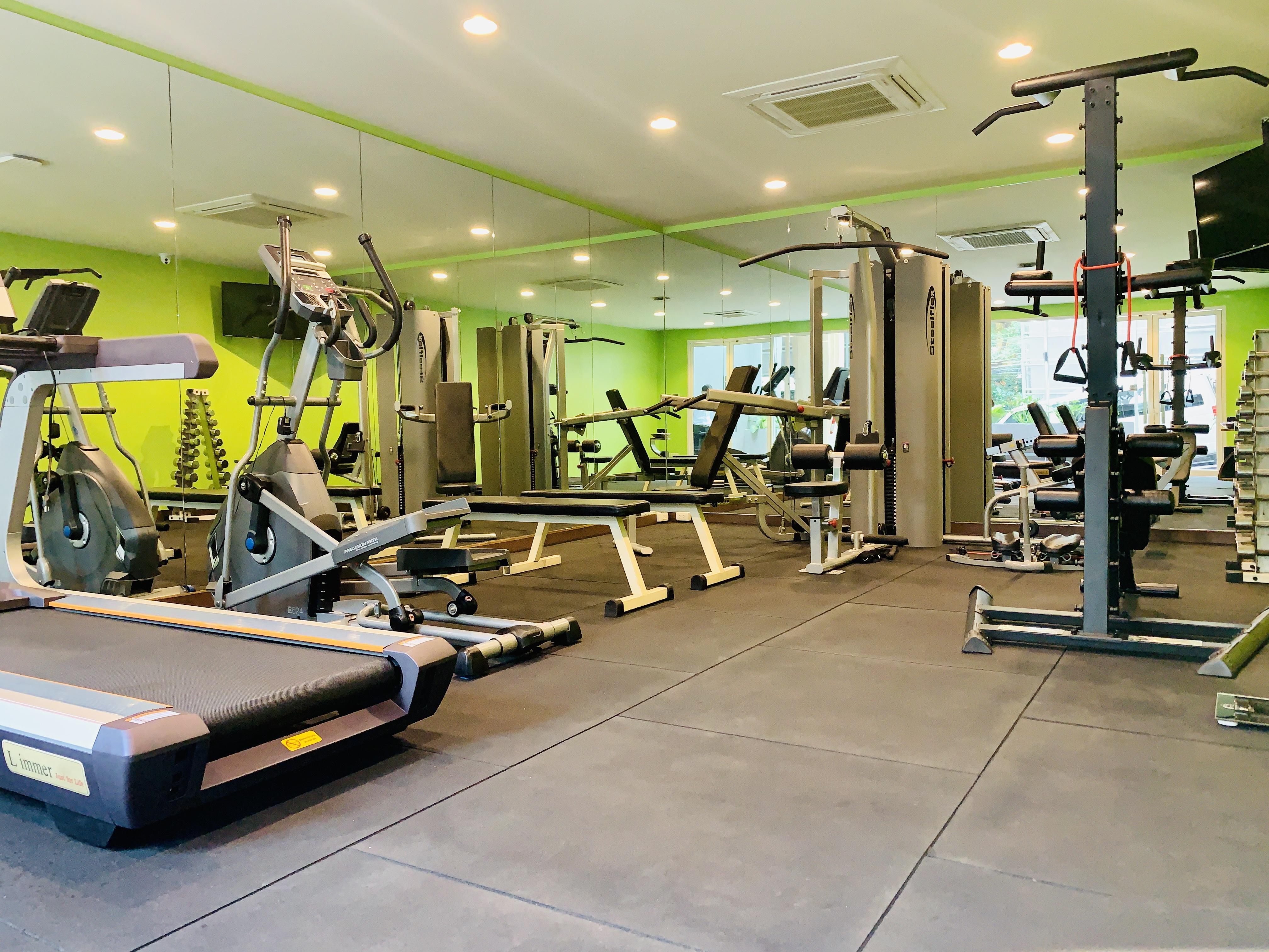 Le D'Tel Bangkok Ξενοδοχείο Εξωτερικό φωτογραφία A typical gym