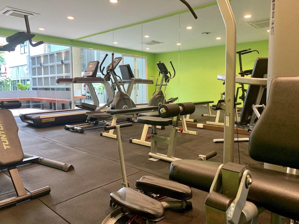 Le D'Tel Bangkok Ξενοδοχείο Εξωτερικό φωτογραφία The gym at the hotel