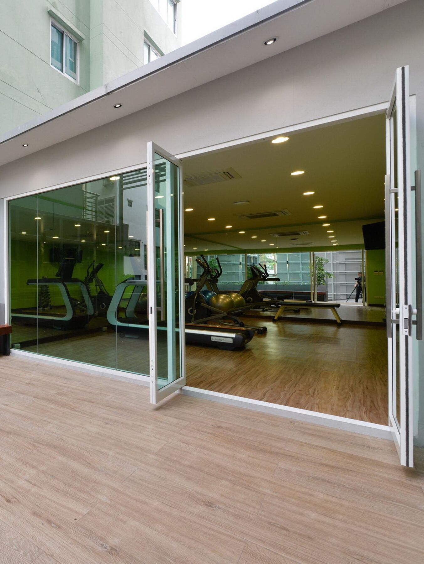 Le D'Tel Bangkok Ξενοδοχείο Εξωτερικό φωτογραφία A gym in a hotel